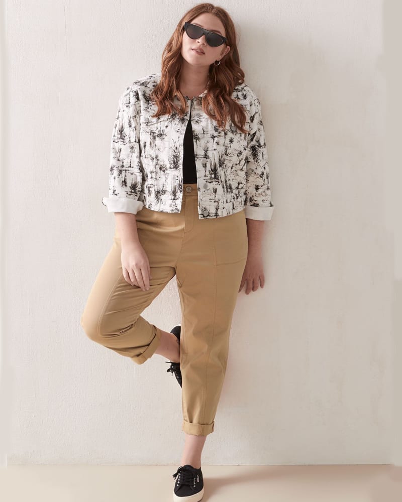 Plus size model wearing Bahama Pant by Addition Elle | Dia&Co | dia_product_style_image_id:119411